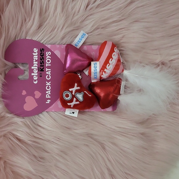 Brand New HOLIDAY INSPIRED HERSHEY'S KISSES CAT TOYS-4CT - Picture 1 of 3